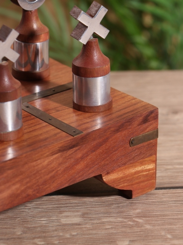 Настольная игра "Крестики-нолики" 20х20 см, манговое дерево, алюминий