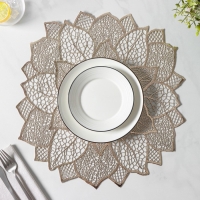 Салфетка сервировочная на стол Доляна &laquo;Цветок&raquo;, d=43 см, цвет золотой