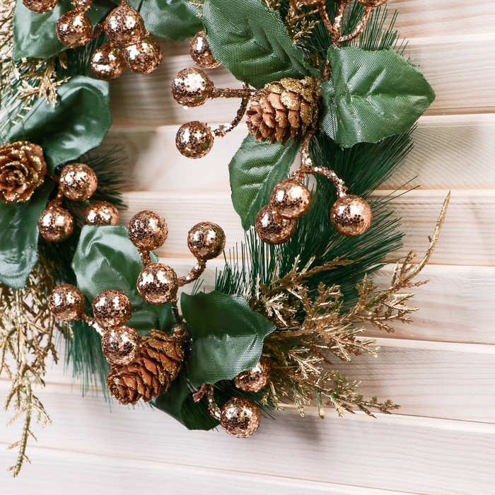 Венок новогодний d-19 см Венок новогодний d-19 см "Элит" ягодки шишки веточки, золото