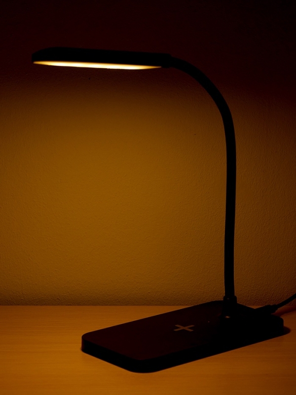 Настольная лампа с беспроводной зарядкой, GMV-0265, 15 Вт, черная