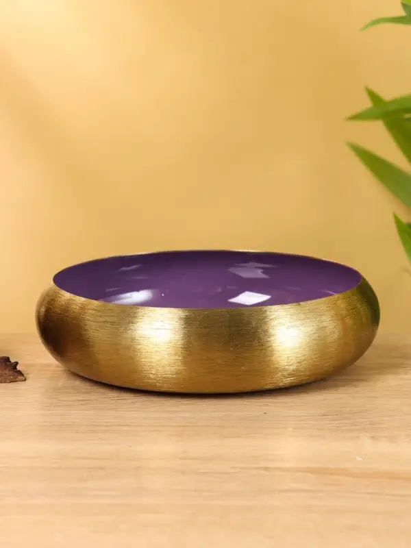 Подсвечник золотой с фиолетовым покрытием, 18&times;18&times;5 см