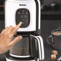 Кофеварка капельная Majestuo CM883D10, серебристый