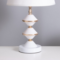 Лампа настольная "Кристи" 1х40Вт Е27 белый/золото 25х25х41см Лампа настольная "Кристи" 1х40Вт Е27 белый/золото 25х25х41см