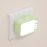 Ночник "Телевизор" LED зеленый 7х7х6,5 см Ночник "Телевизор" LED зеленый 7х7х6,5 см