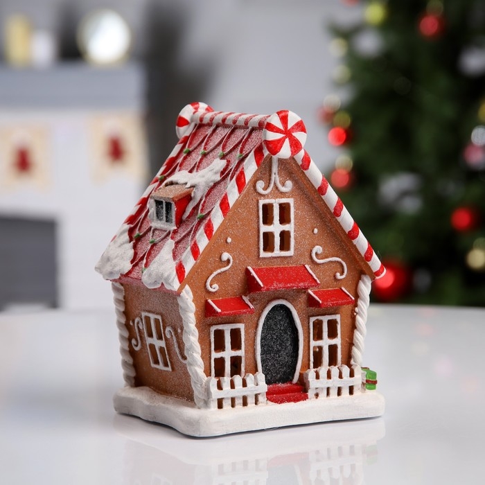 Светодиодная фигура «Пряничный домик» 18 × 12 × 10 см, полистоун, батарейки АААх2 (не в комплекте), свечение тёплое белое Светодиодная фигура «Пряничный домик» 18 × 12 × 10 см, полистоун, батарейки АААх2 (не в комплекте), свечение тёплое белое