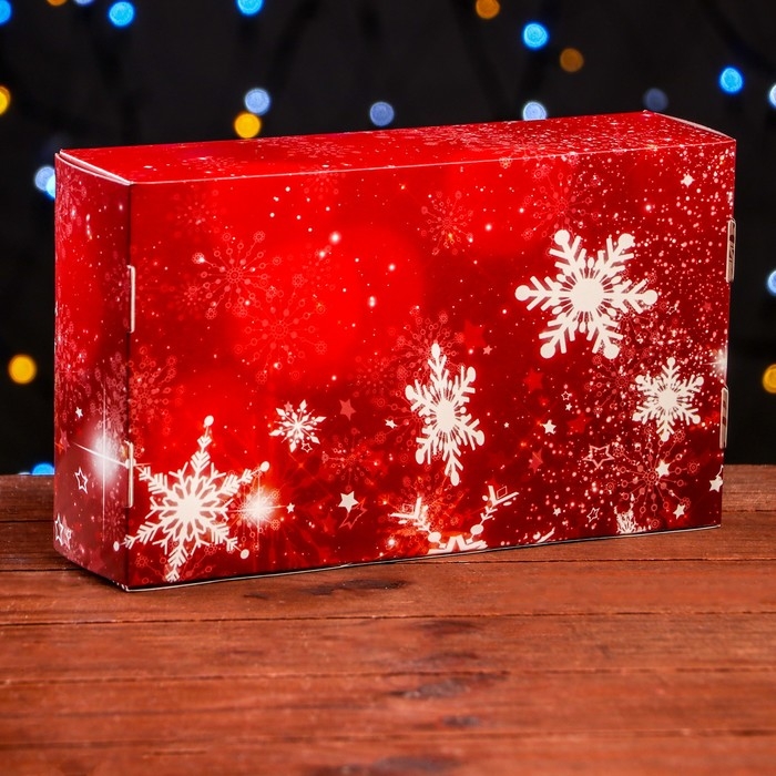 Новый год. Кондитерская упаковка под 5 эклеров Новый год. Кондитерская упаковка под 5 эклеров "Снежинки", 25,2 х 15 х 6,6 см