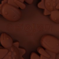 Форма для леденцов Доляна &laquo;Дино&raquo;, силикон, 14&times;11&times;1,5 см, 8 ячеек, с палочками, цвет коричневый