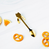 Ложка чайная из нержавеющей стали Magistro &laquo;Котик&raquo;, длина 11,5 см, цвет золотой