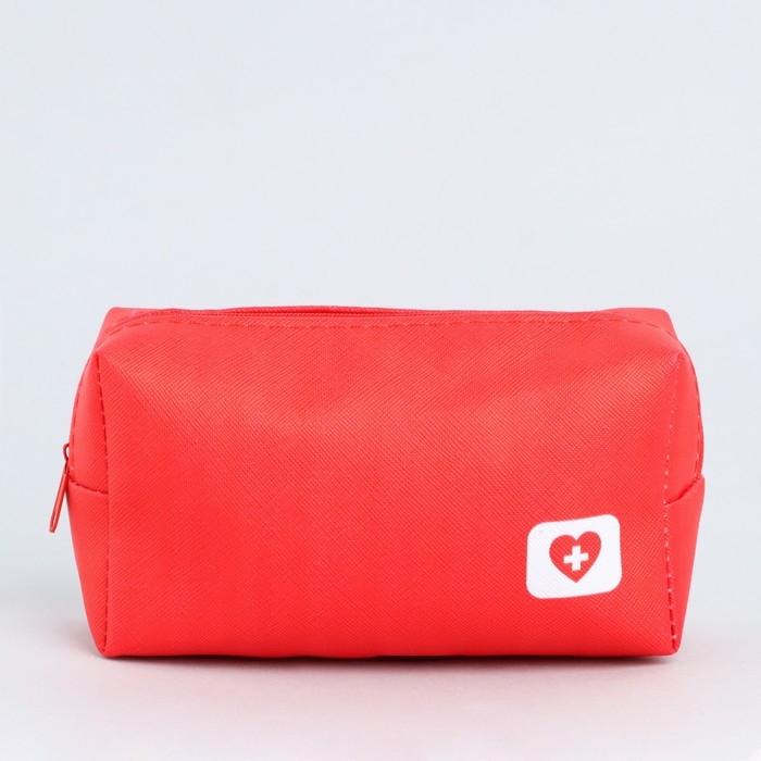Аптечка дорожная из искусственной кожи Аптечка дорожная из искусственной кожи "Сердечко", 14*10*5 см, красный цвет