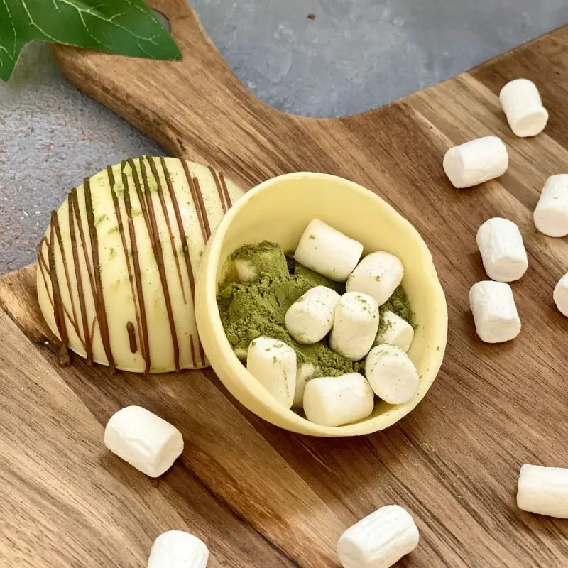 Шоколадная бомбочка &laquo;Матча латте&raquo;