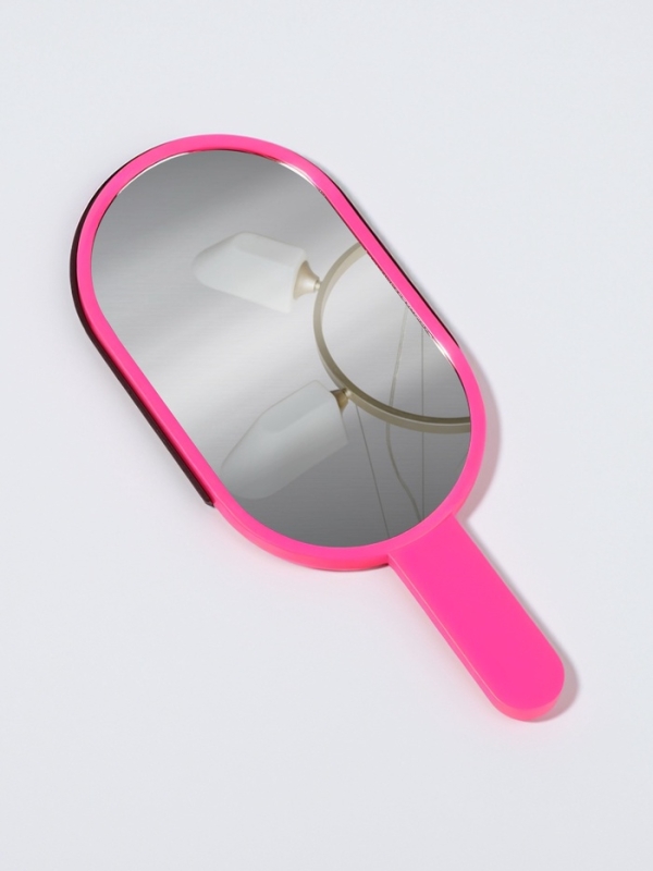 Зеркало с ручкой (1) б/увел 6,7*12/7,8*18см МОРОЖЕНОЕ пластик розовый пакет QF Зеркало с ручкой (1) б/увел 6,7*12/7,8*18см МОРОЖЕНОЕ пластик розовый пакет QF