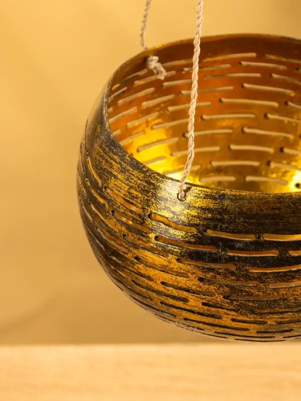 Подсвечник подвесной из кокоса, 14х14х10 см, цв. чёрно-золотой