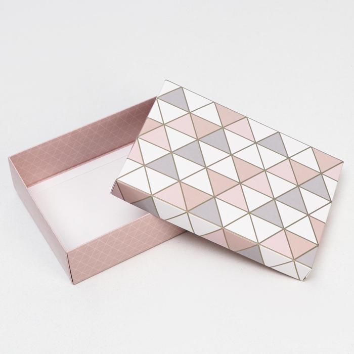 Коробка подарочная &laquo;Треугольники&raquo;, 21 х 15 х 5 см