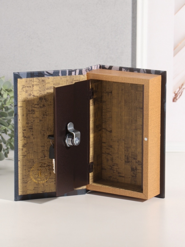 Сейф-книга дерево кожзам Сейф-книга дерево кожзам "Артур Конан Дойл. Собака Баскервилей" 21х13х5 см