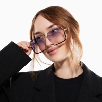 Очки солнцезащитные uv 400, дужка 13.5 см, ширина 12.8 см, линза 5.5&times;6 см