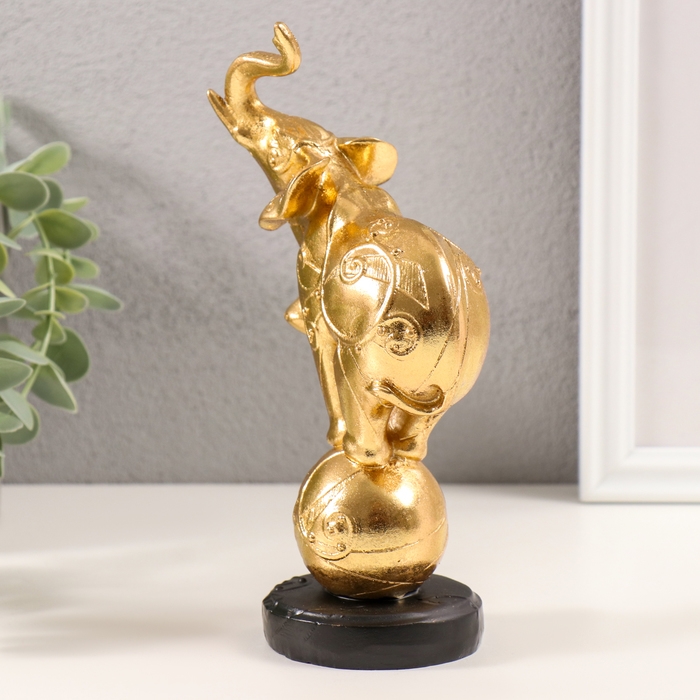 Сувенир полистоун "Слон на шаре с узорами" золото 10х5,5х18,5 см