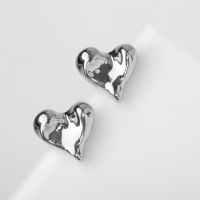 Серьги пластик &laquo;Сердца&raquo; течение, цвет серебро