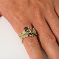 Кольцо «Япония» светящееся, дракон, синий в чернёном золоте, безразмерное Кольцо «Япония» светящееся, дракон, синий в чернёном золоте, безразмерное