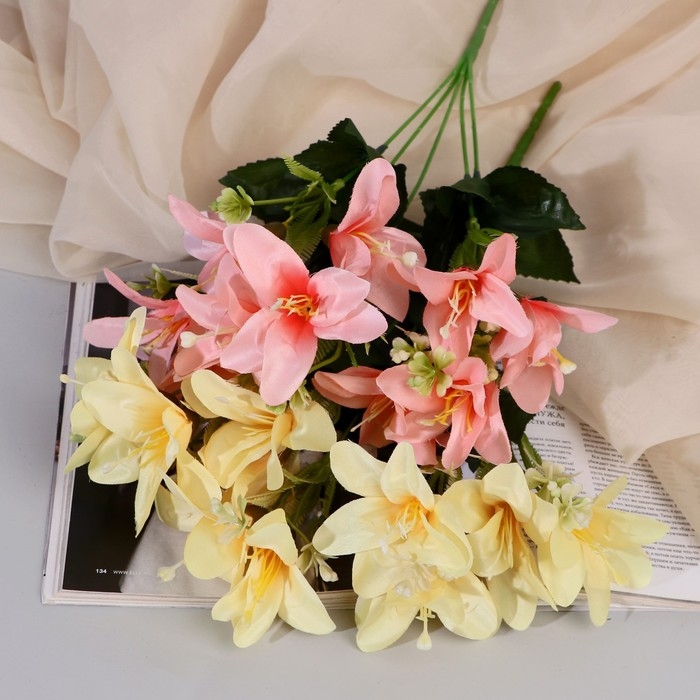 Букет Букет "Фрезия галант" 6х34 см, микс