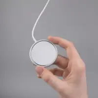 Беспроводное зарядное устройство с магнитами Magmate, серебристое