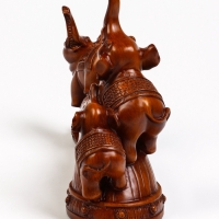 Подставка для бутылки "Два слона" под дерево, 36х10х25см Подставка для бутылки "Два слона" под дерево, 36х10х25см