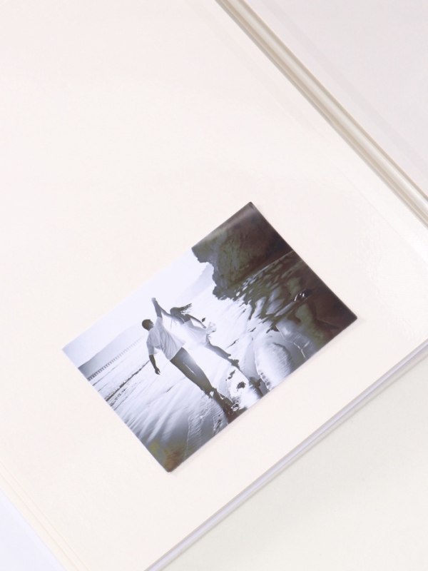 Фотоальбом магнитный 20 листов "Лисёнок с сердечками" кожзам, в коробке 2,6х32х33,5 см