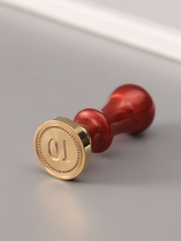 Печать для сургуча с пластиковой ручкой Печать для сургуча с пластиковой ручкой "Классика цифра 10" 2,5х2,5х6,3 см