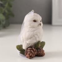 Сувенир полистоун подвеска "Белая сова с сосновыми шишками" 5,5х4х7,5 см