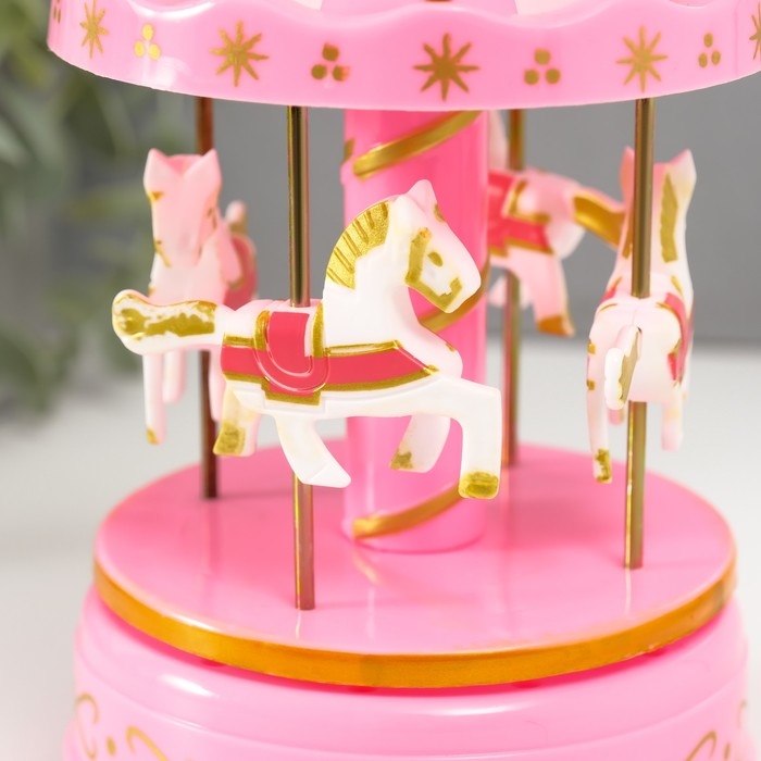 Сувенир музыкальный механический "Карусель 4 лошадки" розовая 9,6х9,6х15,5 см