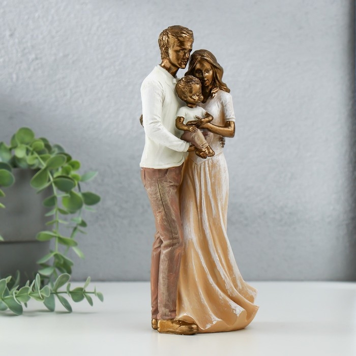 Сувенир полистоун "Родители с малышом" бронза, пастельные оттенки 10,5х9х23,5 см