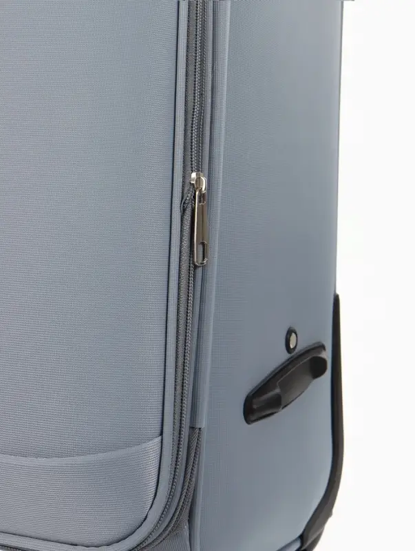 Чемодан 20",Текст,36*25*58,отд на молнии,1 нар/карм, увелич,код замок,4 колеса, т.серый