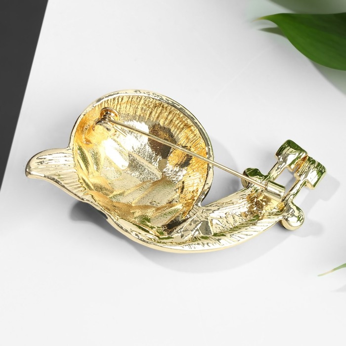 Брошь &laquo;Улитка&raquo;, цвет бело-зелёный в золоте