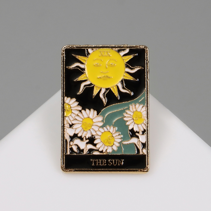 Значок &laquo;Таро&raquo; солнце, цветной в золоте