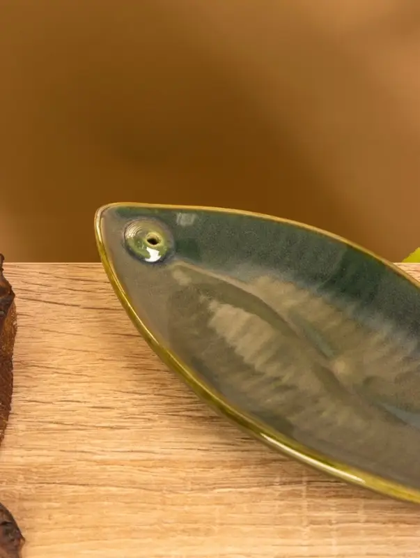 Подставка под благовония "Длинный лист" керамика, цв. зелёный, 17х7х1,5 см