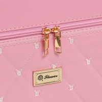 Шкатулка кожзам для косметики "Ромбы и мишки. Этажи" розовая 24,5х20,5х27 см Шкатулка кожзам для косметики "Ромбы и мишки. Этажи" розовая 24,5х20,5х27 см