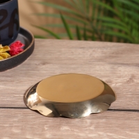 Подставка под мелочи "Цветок" латунь с перламутром 10х10х1,5 см