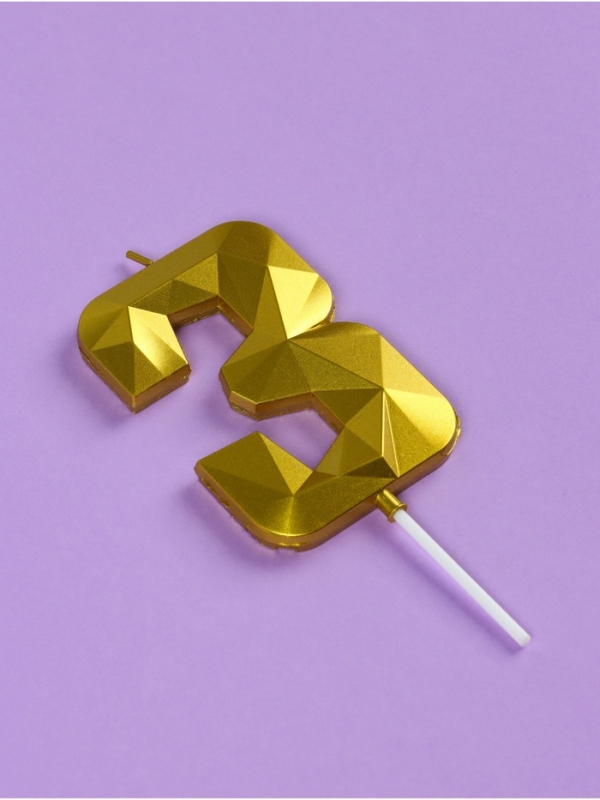 Свеча ГИГАНТ в торт на шпажке &laquo;Грань&raquo;, цифра "3", золотая, 9 см