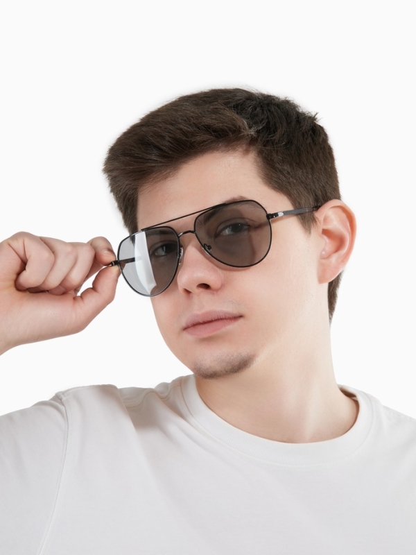 Очки солнцезащитные фотохромные, uv 400, дужка 14.3 см, ширина 13.7 см, линза 5.3 х 5.7 см 107979 Очки солнцезащитные фотохромные, uv 400, дужка 14.3 см, ширина 13.7 см, линза 5.3 х 5.7 см 107979