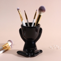 Предмет интерьера "Мистер Грин" любитель тишины 11,1*9,7*8,5 черный керамика