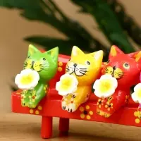 Сувенир "Котята на скамейке" дерево 19х8х6 см, цв. красный