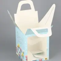 Коробка подарочная пасхальная с окном &laquo;Небесная голубая&raquo; 15&times;15&times;18 см