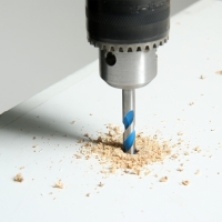 Сверло универсальное ТУНДРА, твердосплавный наконечник, трехгранный хвостовик, 6 х 100 мм Сверло универсальное ТУНДРА, твердосплавный наконечник, трехгранный хвостовик, 6 х 100 мм