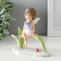 Сувенир полистоун "Малышка в сиреневом платье с крыльями, сидит у пруда" 12,5х8х12 см