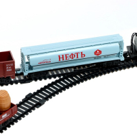 Железная дорога &laquo;Товарный поезд&raquo;, с 9 вагонами, работает от батареек, свет