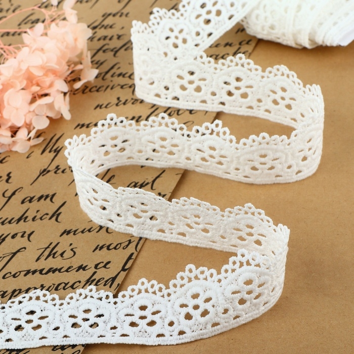 Кружево гипюровое, 35 мм &times; 9 &plusmn; 0,5 м, цвет белый