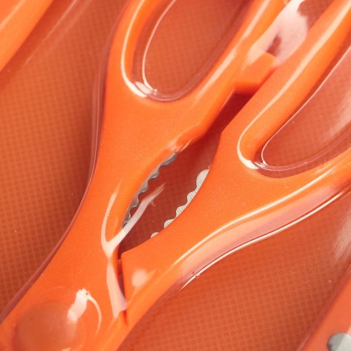 Набор кухонных принадлежностей, 5 предметов: ножи 7,5 см, 12,5 см, 17,5 см, ножницы, доска 29&times;20 см, цвет МИКС