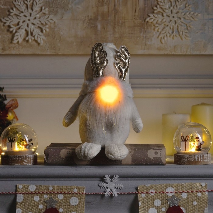 Светодиодная фигура &laquo;Гном белый&raquo; 20 &times; 24 &times; 10 см, текстиль, батарейки AG10х3 (в комплекте), свечение тёплое белое