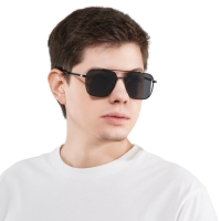 Очки солнцезащитные поляризационные, дужка 13.5 см, ширина 12.8 см, линза 5&times;5.6 см