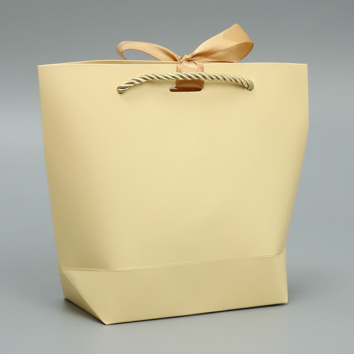 Пакет подарочный новогодний &laquo;Любви и тепла&raquo;, 14 х 17 х 7 см