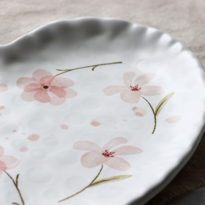 Тарелка керамическая &laquo;Летний день&raquo;, 19 х 18 см, цвет белый